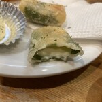 南湖 - 餃子の皮のチーズ揚げの断面