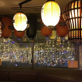 During the winter, there are sofa seats where you can enjoy the Yokocho illuminations.