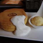 トリコロール - パンケーキのプレーンは、６８０円