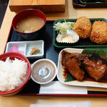 Uokan - カマ煮と鮪フライ