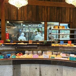 1日に200本売り上げる人気商品！シンプルで高品質な食パン