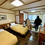 湯宿 だいいち - 入口から部屋の中を撮影
