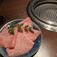 合奇苑 - メルトする肉。ワインが水のように減る。