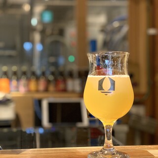 《ビールの新たな可能性》蜂蜜を加えた“ハニービール専門店”