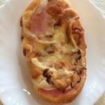 パテスリーアンドベーカリープチラパン - ハムチーズ