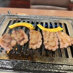 焼肉ホルモン たっとん亭 - 