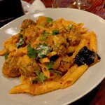 Trattoria Giuliese da emme - 今日のペンネは馬肉の肉団子のペンネでした⭐︎