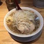 麺屋 本日も晴天です - 野菜かなり少なめ、アブラマシマシ、ニンニク
