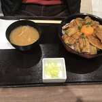 Ookamedo Meshi Torafuku Moriya Shokudou - 十勝豚丼　玉子のせ