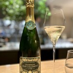マンサルヴァ - ジャン・ラルマン。
      ふくよかで、かつ、スッと入ってくる美味しいシャンパーニュ♪