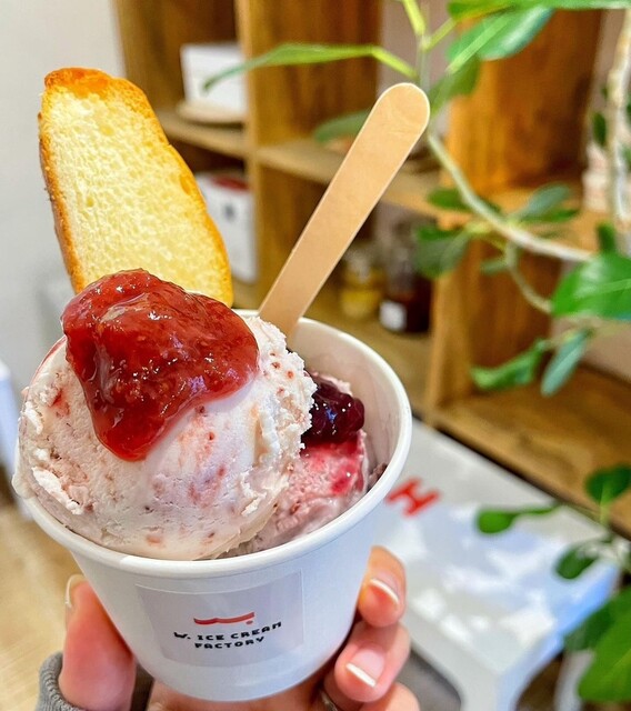 W. ICE CREAM FACTORY （ダブリュー アイス クリーム ファクトリー