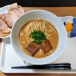 中華蕎麦 とみ田 - お土産らあめん、お土産肉増し