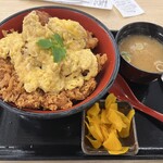 232187556 - 家康丼　味噌汁付き　漬物はセルフで