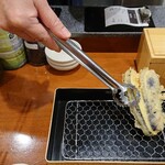 Tempura Meshi Fukumatsu - 揚げたてを次々サーブ。