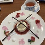 サロン・ド・テ ロザージュ - 