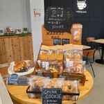 LIKO CAFE - ミチクサカフェさんの定番の焼き菓子は、２周年ということで、セール中でした。2024.1