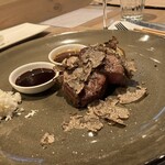 炭火肉焼き倉庫　CONOYOSHI - 赤身熟成肉を山わさびとトリュフで。幸せ