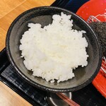 黒豚トンカツ さつまや とんとん - ご飯はおかわり自由…量は少なめ♫