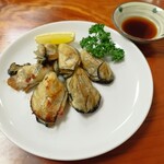 大衆割烹 出羽 - 牡蠣バター焼き770円