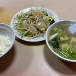 Kisumi Hanten - 半ライス、野菜炒め、野菜スープ