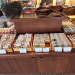 金蝶園総本家 - どら焼き、どれも気になる！