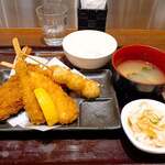 Sousaku Kushiage Souzai Kushi-Kushi - 選べる５種串揚げ定食