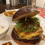 Luxe Burgers & Sunny'S Table - 