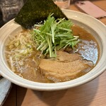 旋 - スープをもらいました　ラーメンはベーシックに美味しい