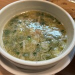旋 - 塩つけ麺のスープ　塩の味が際立ってます