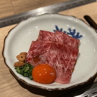 和牛料理 一石三鳥 - サーロインユッケ
