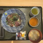 うちんくの食卓 - 鰹の漬け丼