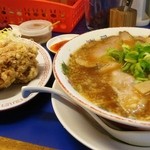 林屋 - 唐揚げ2Pとラーメンのセット