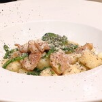 トリワイン ＰＩＫＯＳＨＨＨＵ - きく菜と鶏はらみのニョッキ～カチョエペペソース～