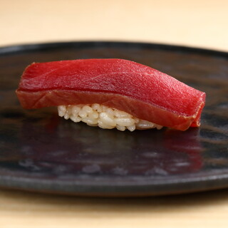 Enjoy the carefully selected rice and the various temperature settings of this versatile sushi.