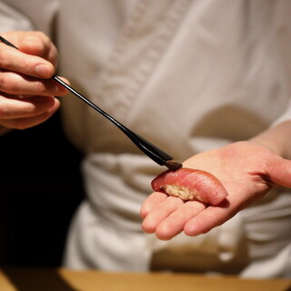 唐島裕氏（カラシマヒロシ）-揺るがぬ信念が織りなす独自の鮨