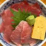 Tuna stacked rice bowl