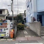 茶そば処 尚よし - 外観（この路地の奥が店舗）