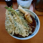 加賀 - 春菊天 そば・うどん、600円
      + ちくわ天、100円。