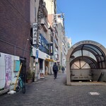 加賀 - 初台駅北口出て目の前のお店です。