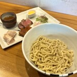 らーめん かねかつ - ・あぶらそば 1,100円/税込
            ・得肉三昧 800円/税込