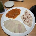 Shingi Tai Urufu - 焼きふぐ じょう身3種 ネギ塩、にんにく、辛味噌