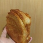 Blanc a tokyo - 半分以上かじってから撮影。いまいち美味しそうに撮れなかった…。