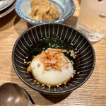 Sushi To Oden Ninoya - 今日1番美味しかったやつwお通し330円。出汁のお味がめちゃ美味しいー