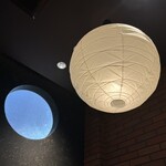 Yakinikuya Kazu Kagurazaka - 天井の照明。撮ってみました。