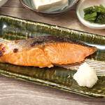 Salt-grilled coho salmon set meal