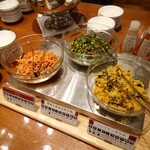 レストラン 蔦 - ナポリタン、野菜と昆布の和え物、パンプキンサラダ