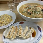 蔵王 - 味噌ラーメン大ミニチャーハンセット、餃子