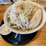 麵屋春馬 - 料理写真:ジャンク盛り　女子盛　にんにく少なめ別皿