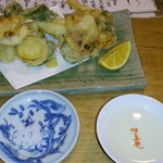 燗の美穂 - 下仁田葱とハリイカのかき揚げ。