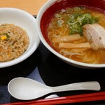 三州ラーメン 葵 - 醤油らーめん炒飯セット 1,070円